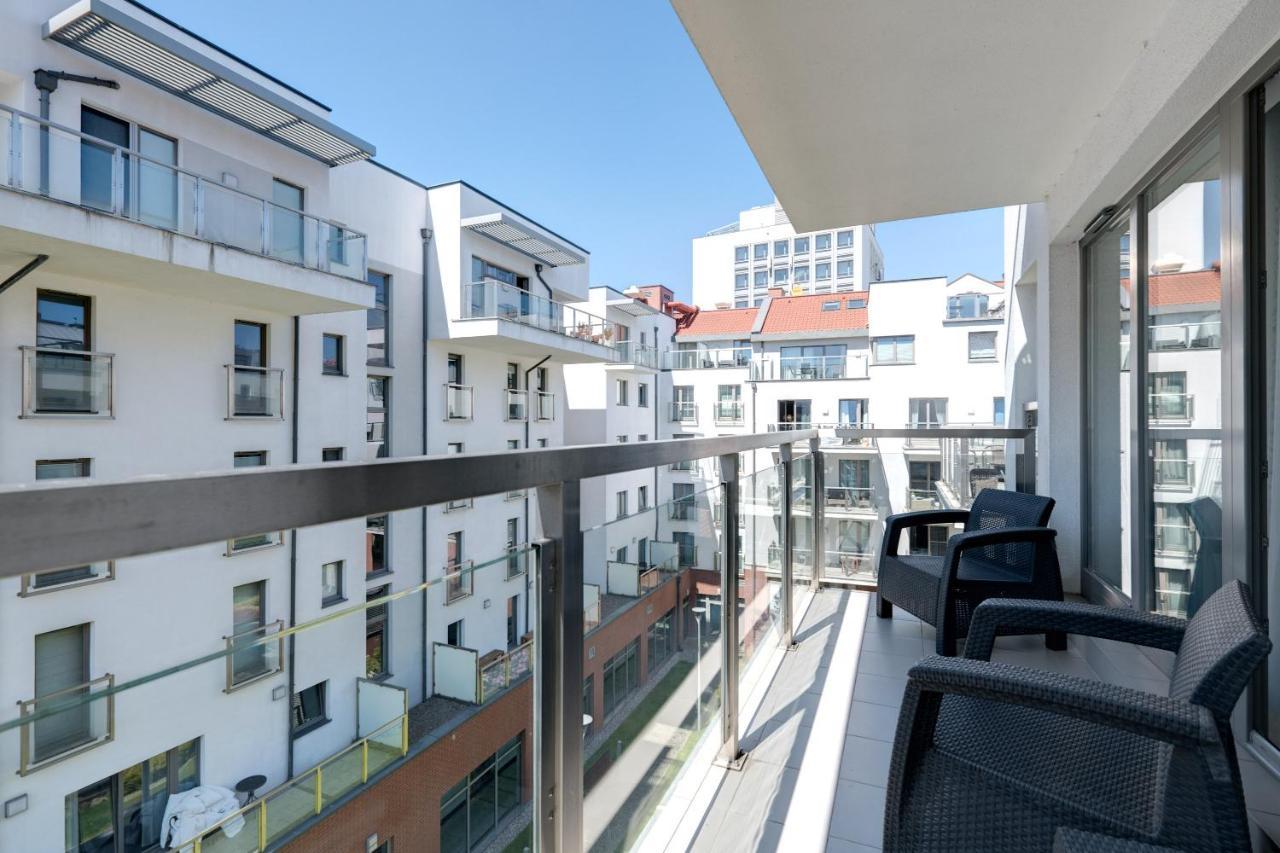 Waterlane Marina By Live & Travel Apartments Гданьск Экстерьер фото